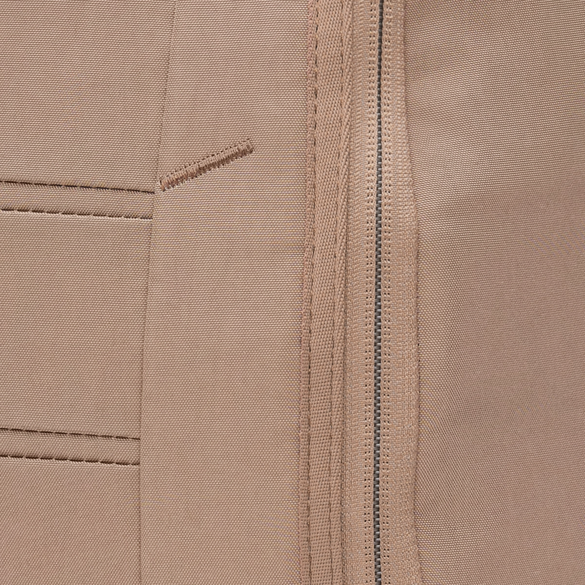 Hugger Backpack 25L Zweckmäßige Tasche, Reißverschluss, Kein Muster, Beige, Stoffmaterial