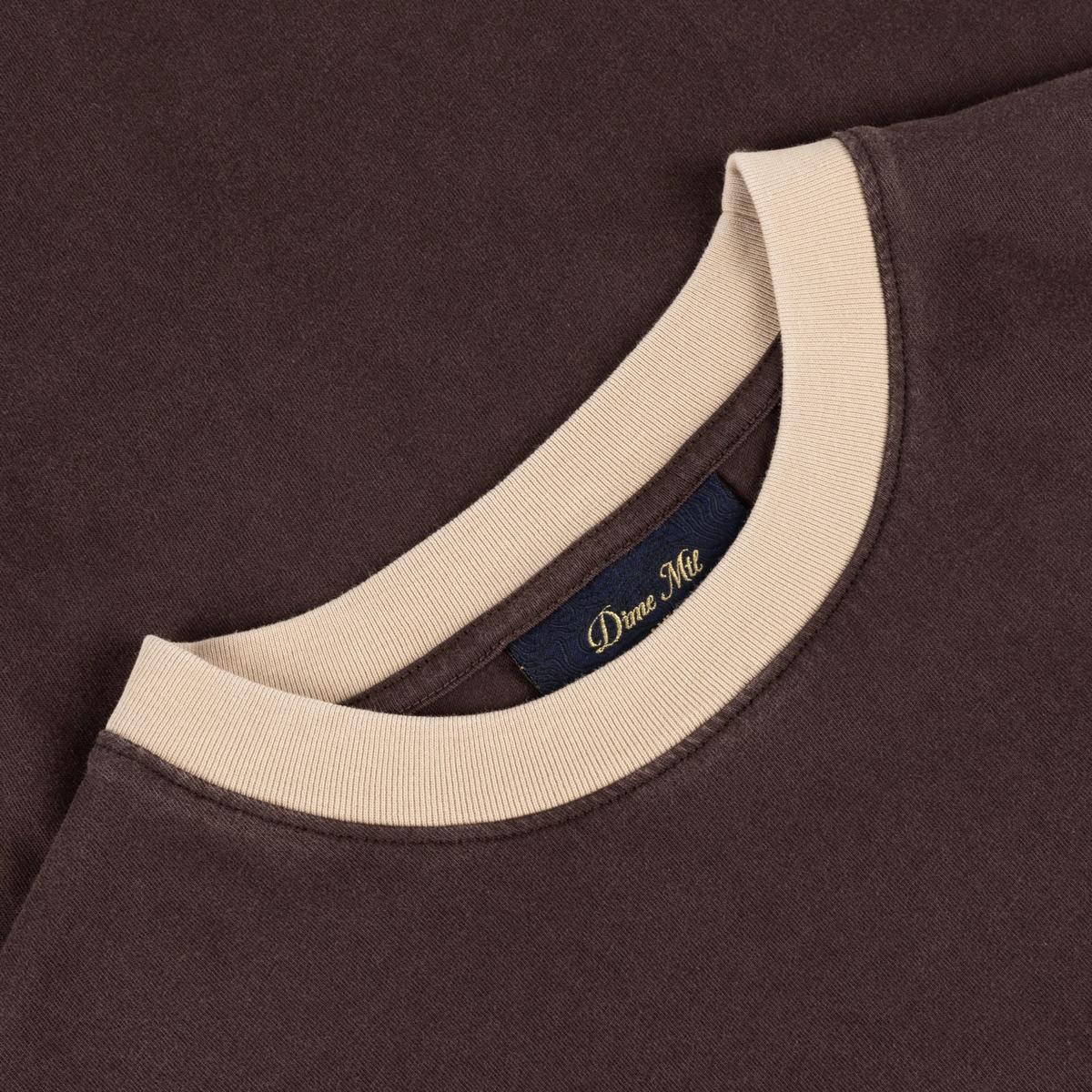 Col, t-shirt, beige, marron, étiquette/imprimé, marron, col rond, t-shirt, col rond, coton