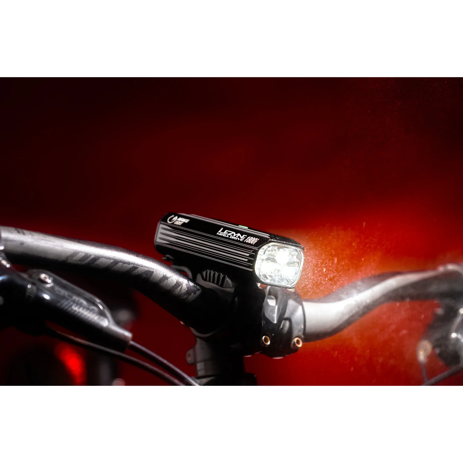 Fahrrad-Frontlicht, LED-Lampe, Lenkerhalterung, schwarzes Gehäuse, Akku-Beleuchtung
