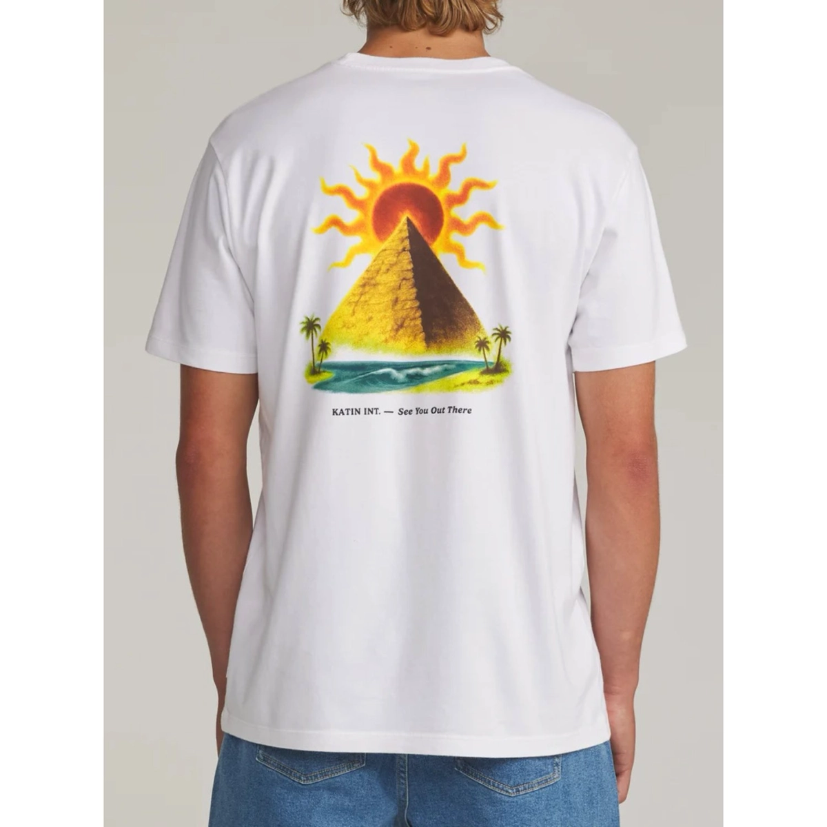RisingTee T-Shirt, Graphic, Sonnenpyramide, Weiß, Strandszene