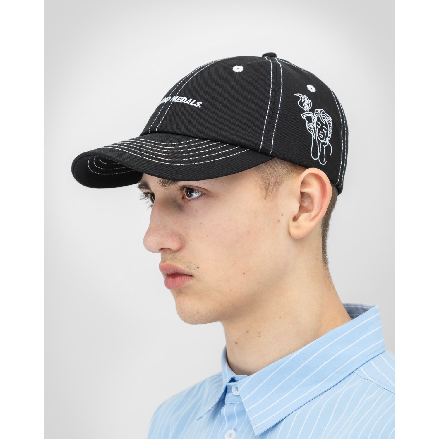 Casquette de baseball, casquette noire, motif brodé, coutures brodées, accessoire décontracté