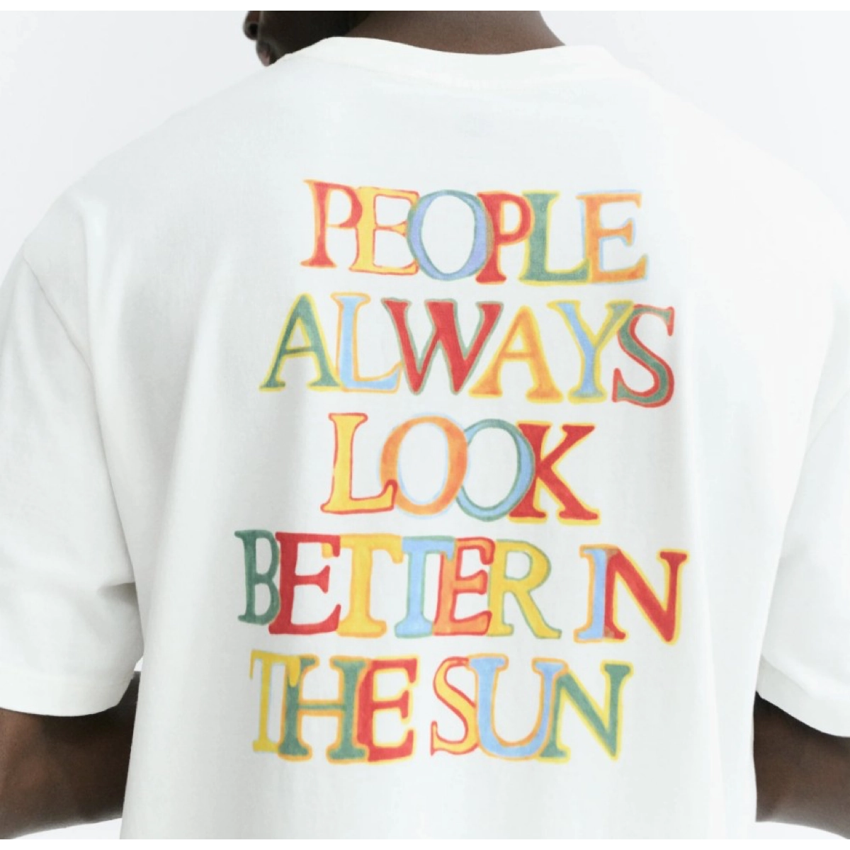 Aaron Tee Tee, T-Shirt, Weißes Oberteil, Grafik-Tee, Regenbogen-Text