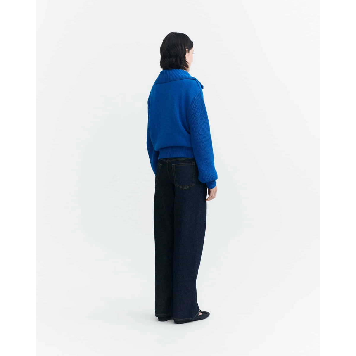 blauer pullover, strickpullover, raglanærmel, blaues oberteil, dunkle jeans, blauerPullover, Kragenpullover, Wollpullover, Oversized, Jeans