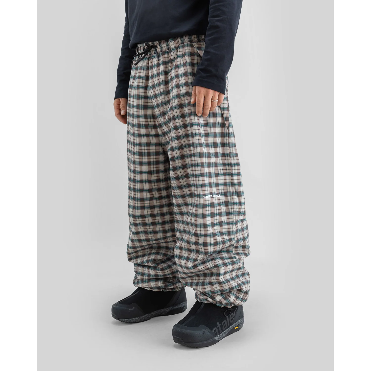 Pantalon à carreaux, coupe ample, taille élastiquée, cordon de serrage, motif à carreaux gris-vert