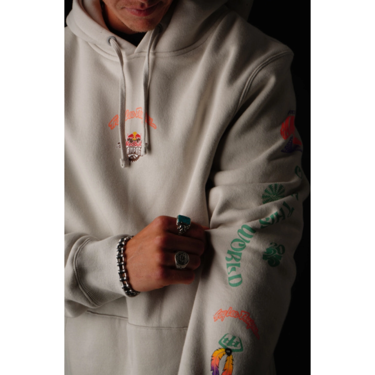 Tld X Rbull Vog Pullover Beig
