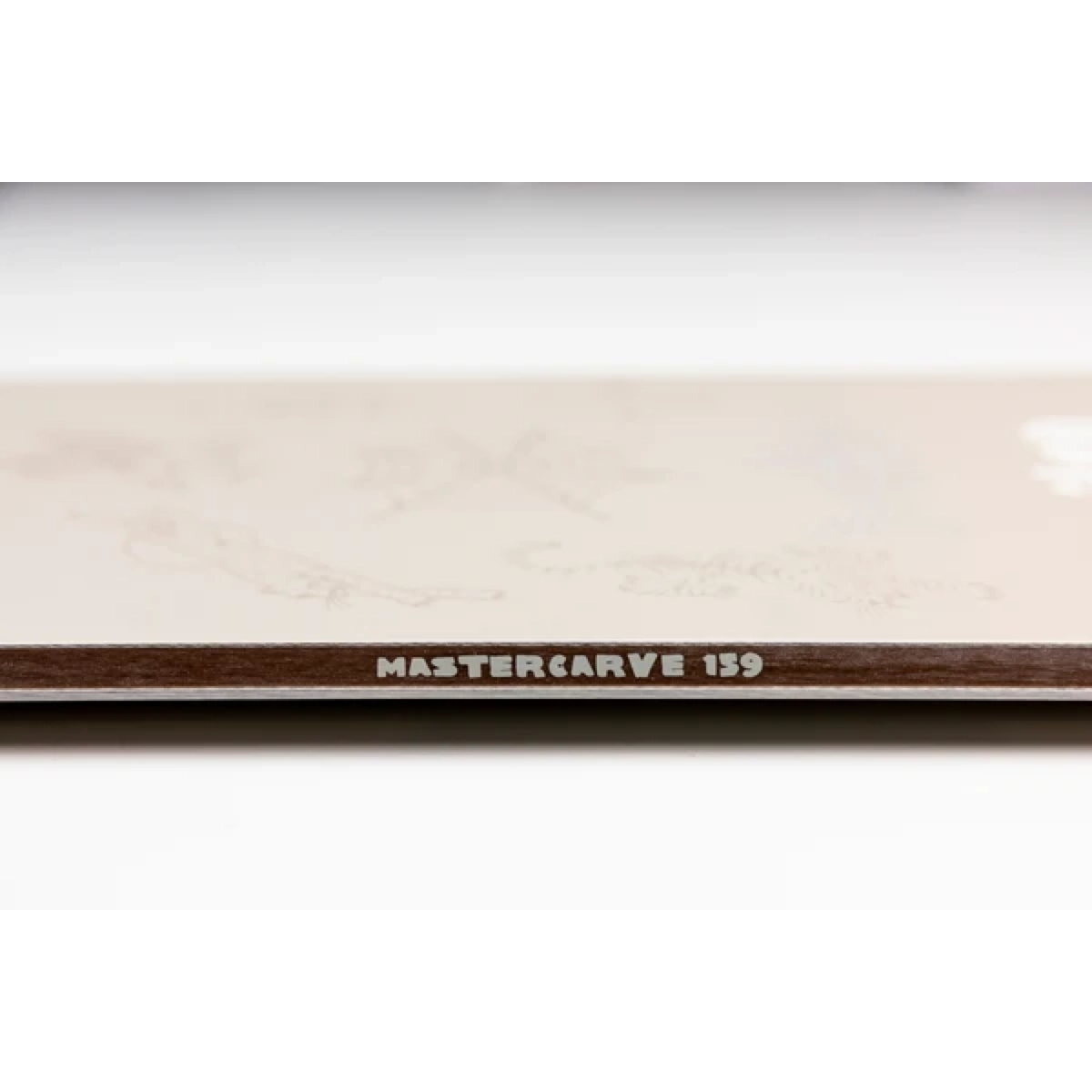 Mastercarve Mastercarve, chant, bois, planche, chant de meuble, Mastercarve 159, chant en bois, plaque métallique, motif gravé, planche fine