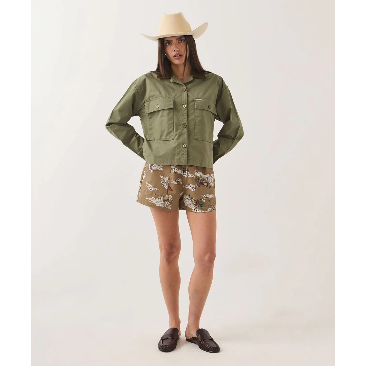 Utopia Overshirt jacket, olivgrün, Utility pockets, künstlerischer Print, shorts