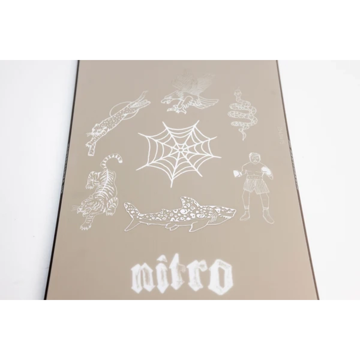 Skateboard, planche, graphisme, toile d'araignée, fantôme, planche ?