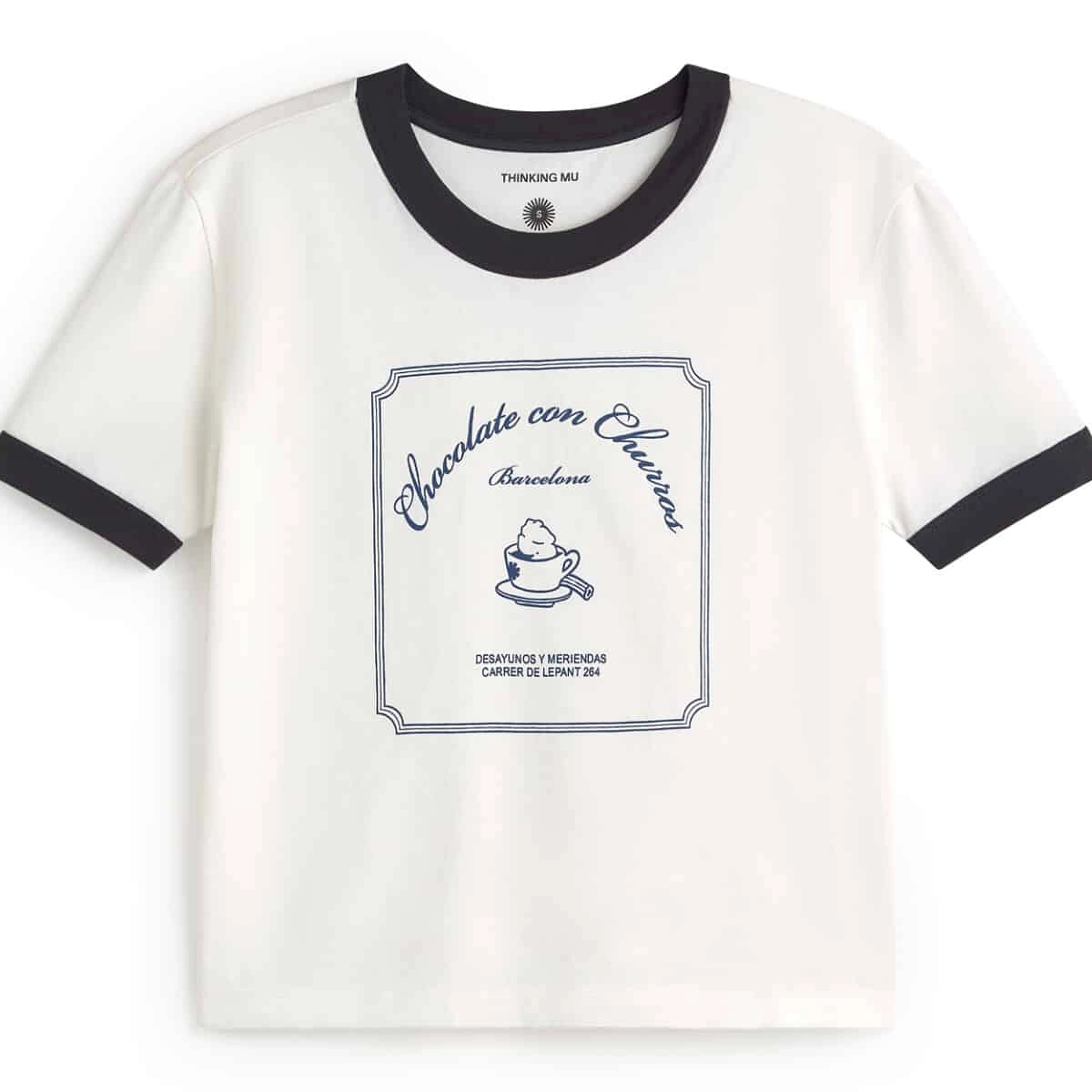 T-shirt, haut blanc, t-shirt à motif, col côtelé, manches courtes