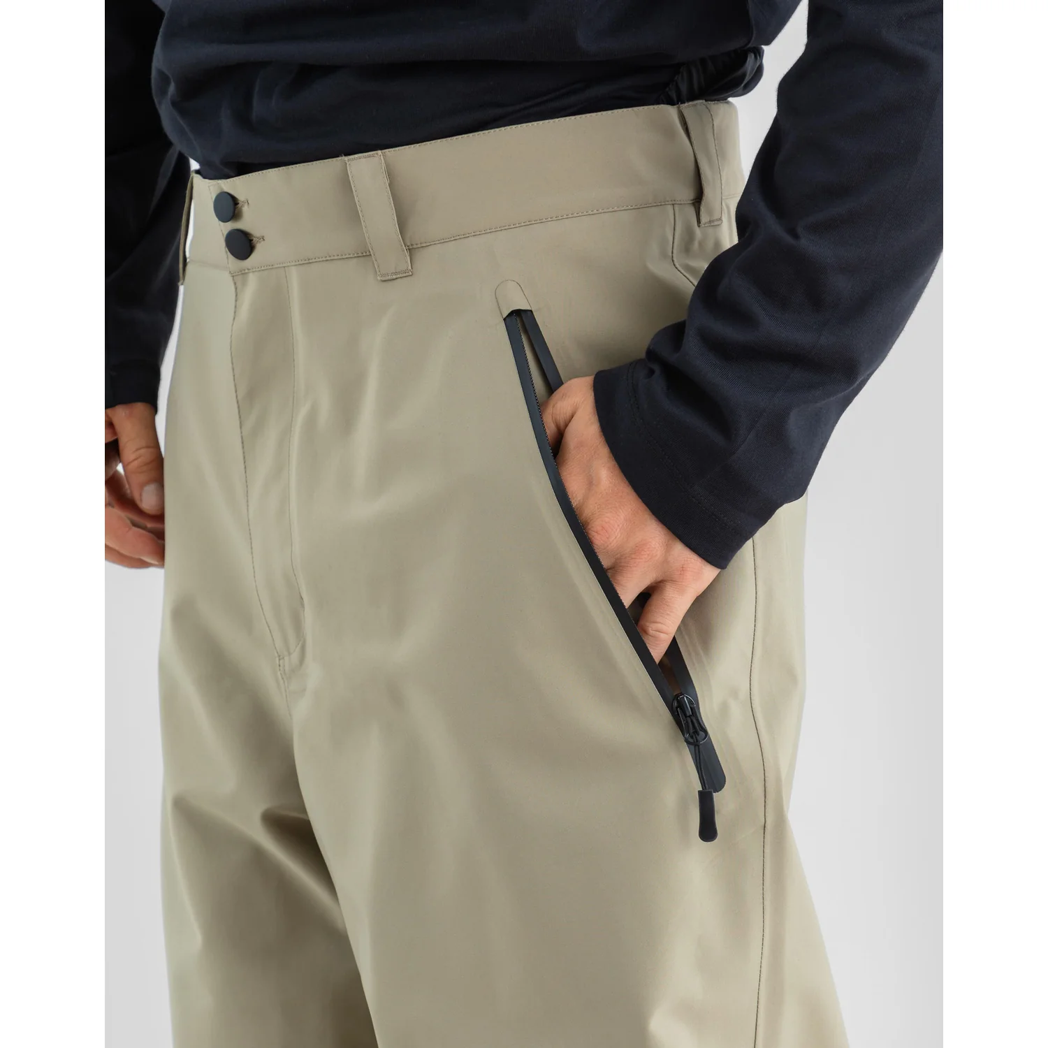 Beige Hose, Reißverschlusstasche, Gürtelschlaufen, Doppelknopfverschluss