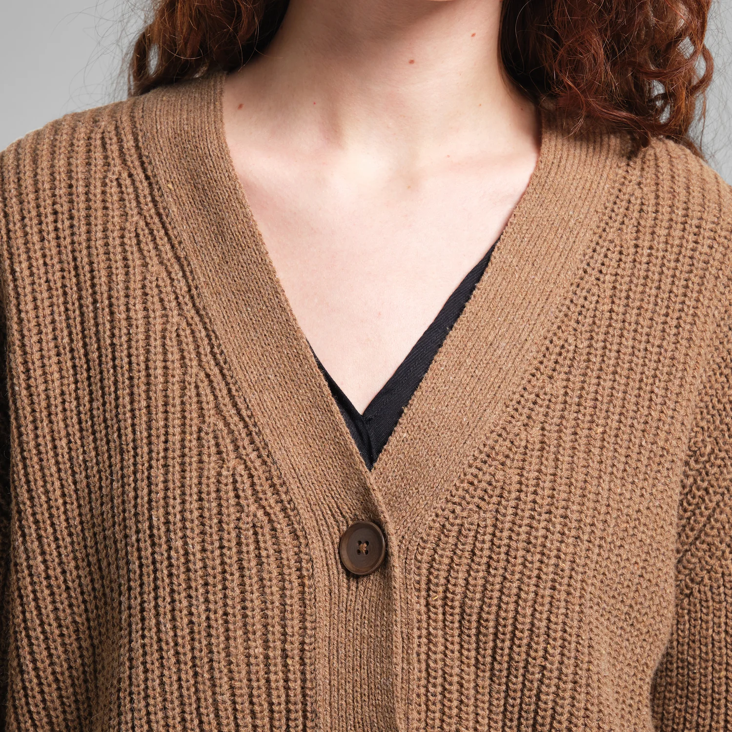 Kanan Cardigan Strickjacke, V-Ausschnitt, Waffelstrick, Braun, Knopfleiste