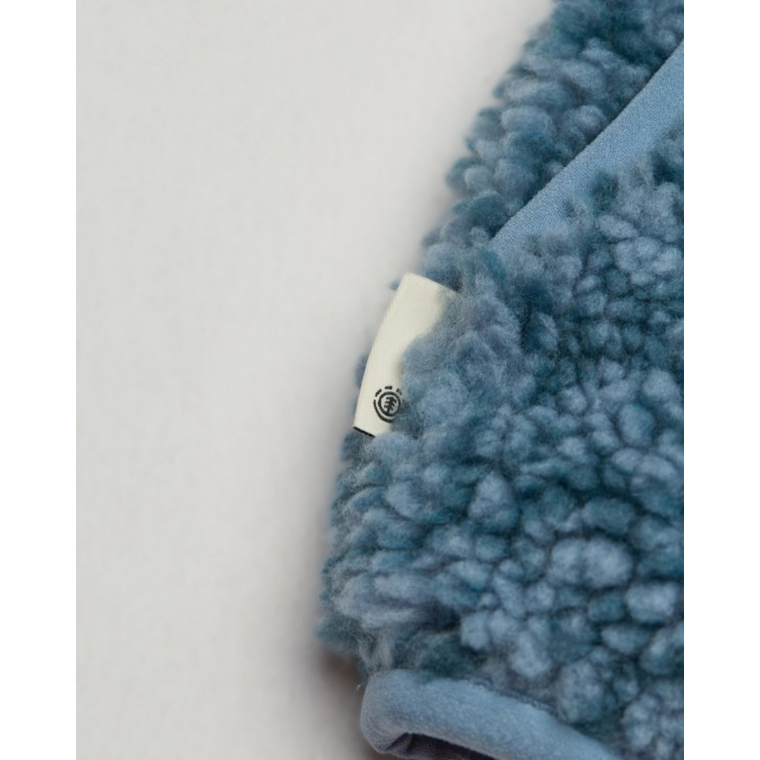 polaire bleue, texture moelleuse, étiquette Bartang visible ?, bleu turquoise, doublure douce
