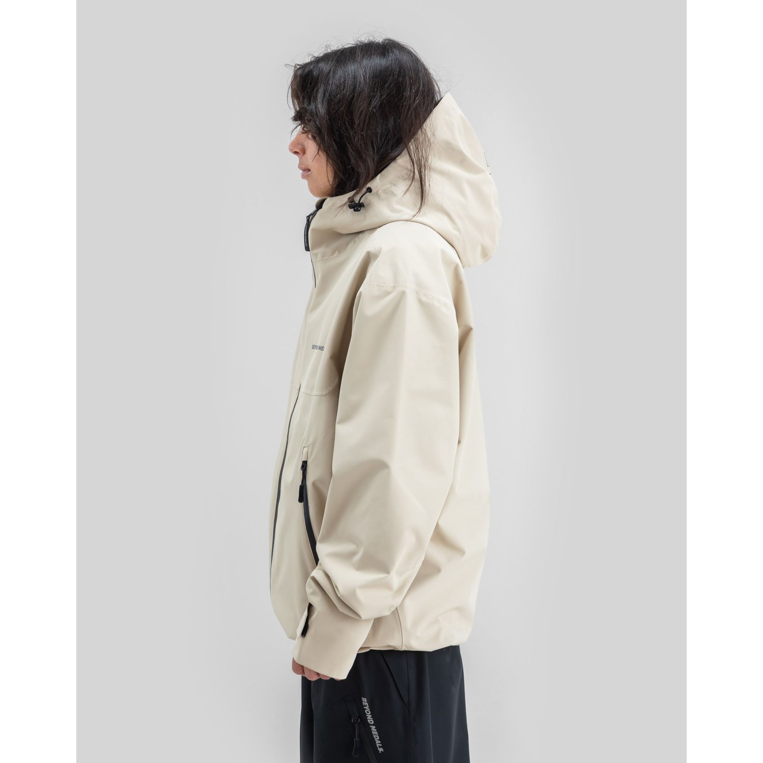 anorak, Beige Jacke, Kapuze, Reißverschluss-Taschen, Wasserabweisend