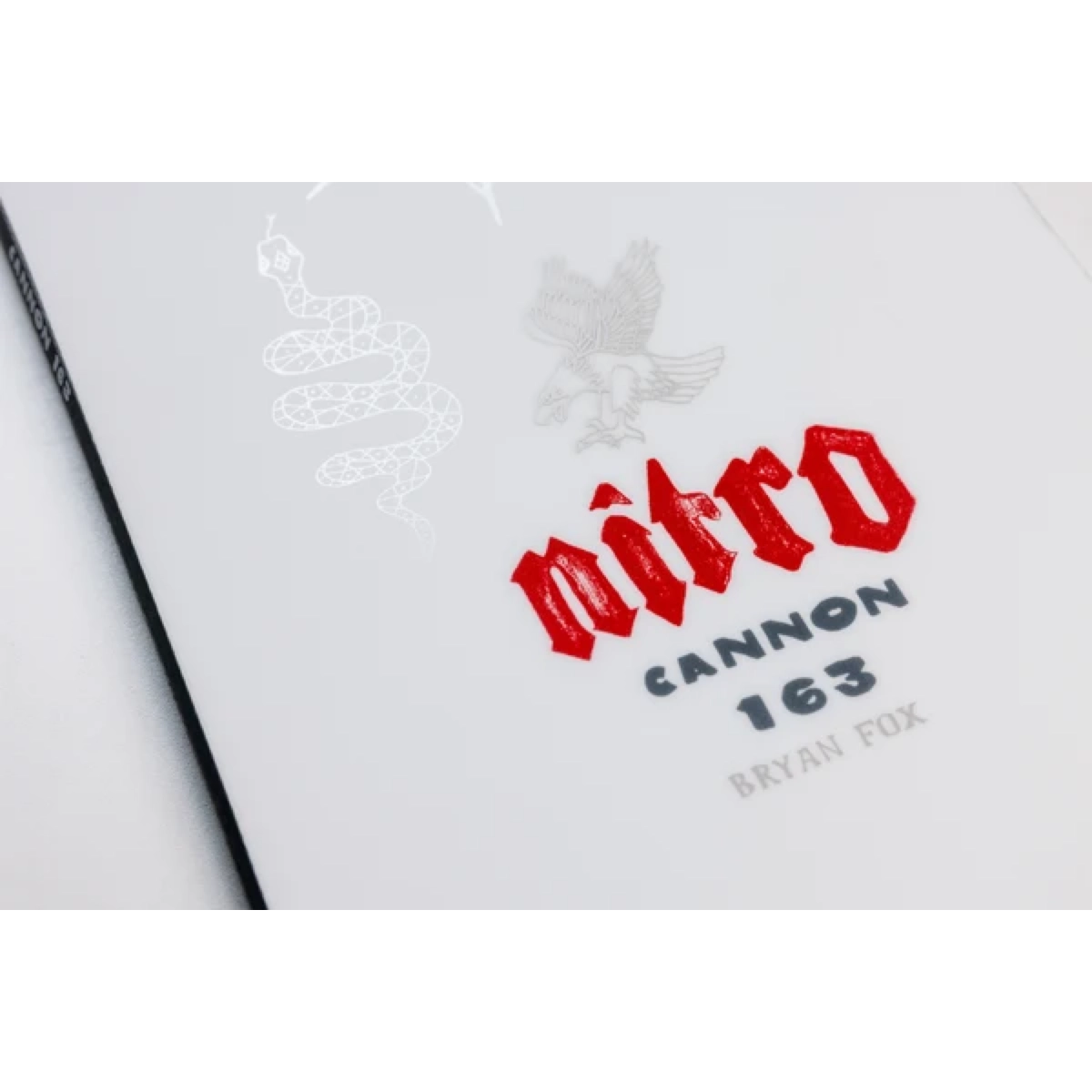 Cannon Carnet, couverture, texte rouge, emblème de dragon, blanc, candy, cinnamon ?, sans objet