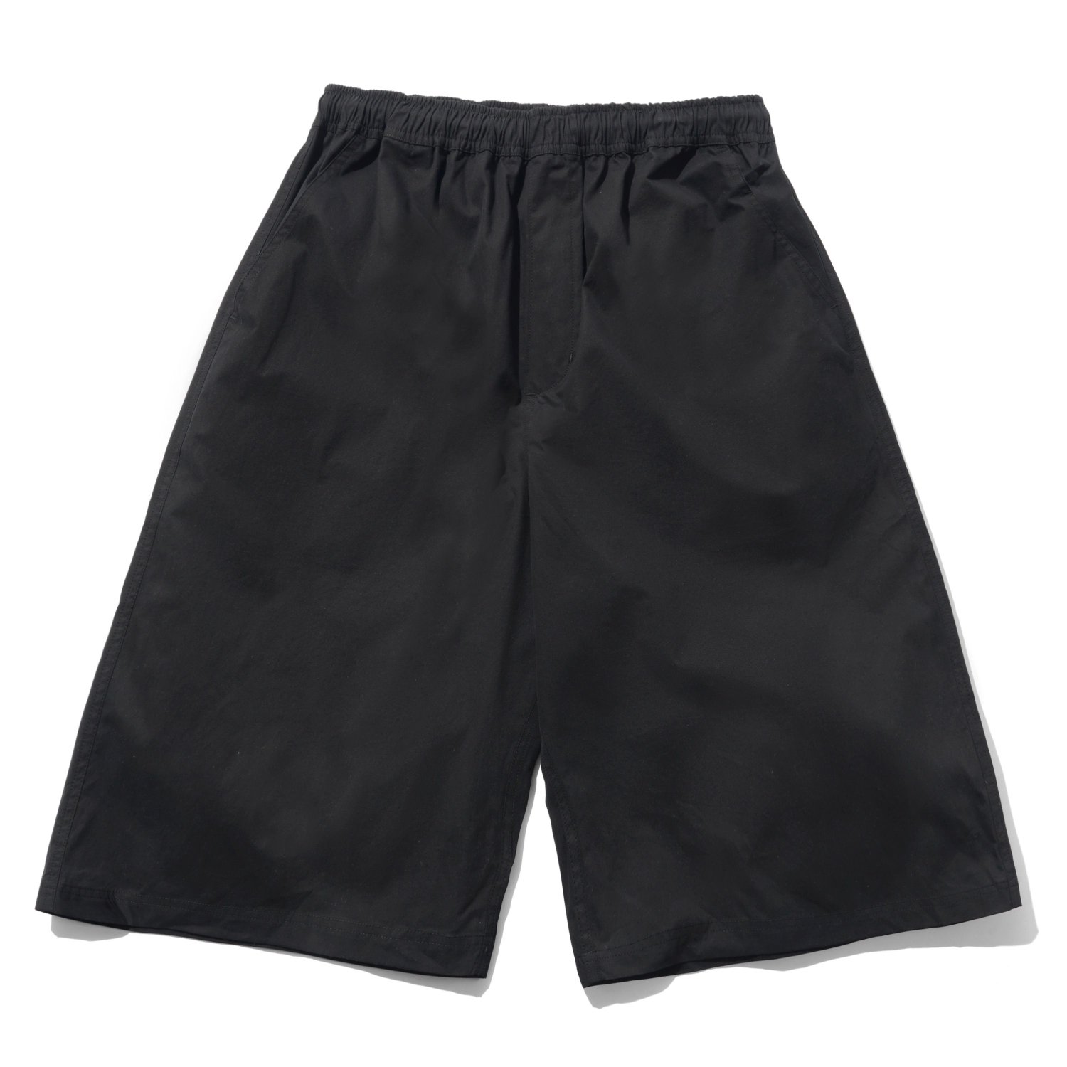 Loose Shorts court, noir, taille élastiquée, longueur genou, basique