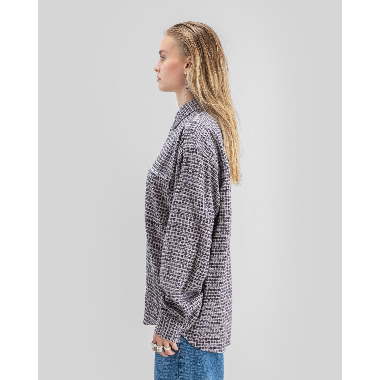 chemise à carreaux, motif à carreaux, manches longues, fermeture à boutons, coupe ample