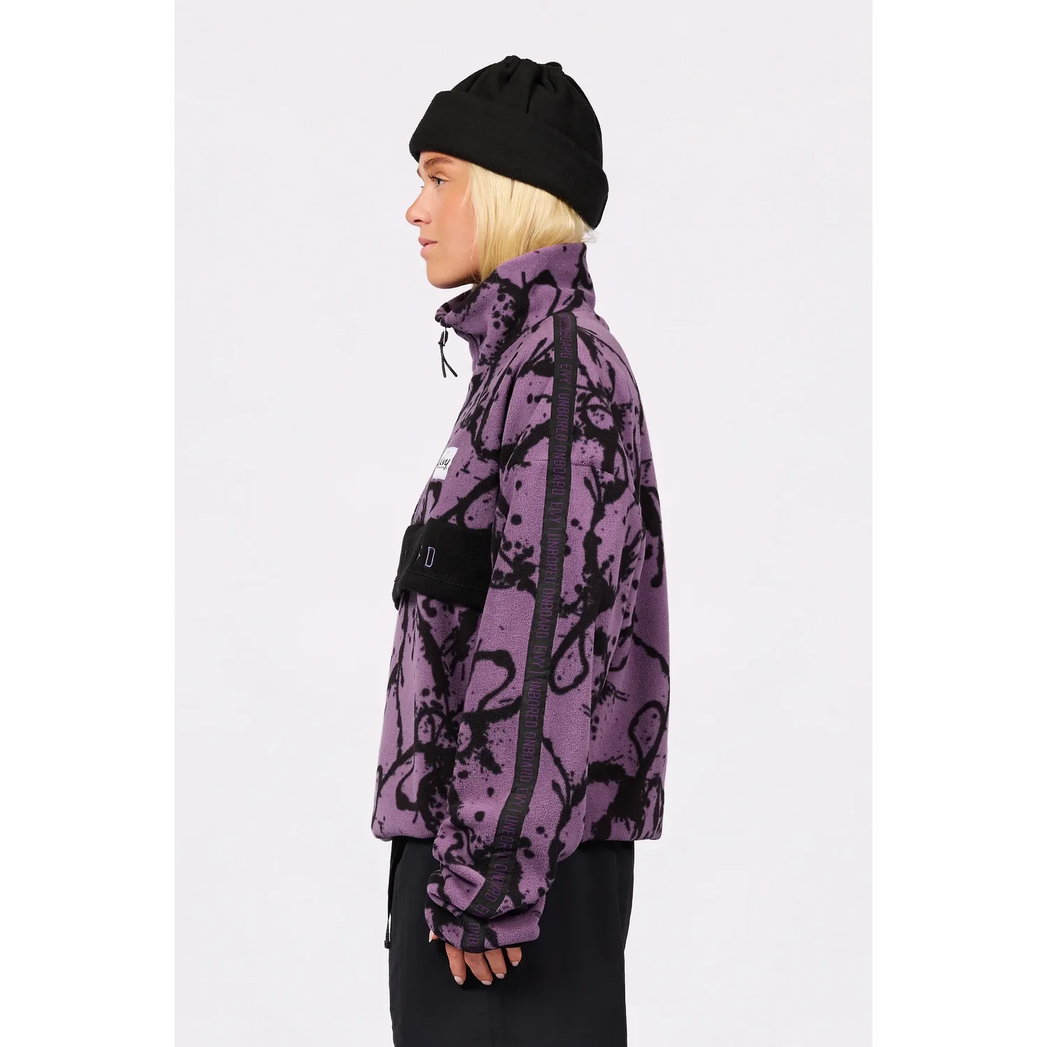 Ball Fleece Pufferjacke, Tie-Dye, Lila, Reißverschluss, schwarze Träger, Fleecejacke, Lila, Schwarz gemustert, Stehkragen, Brusttasche