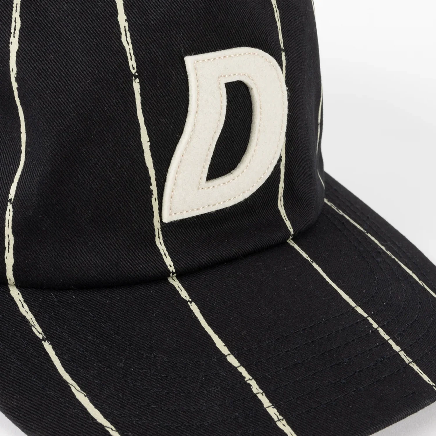 Pinstriped Worker Cap Baseballkappe, Schwarz, Nadelstreifen, Gebogener Schirm, Aufnäher