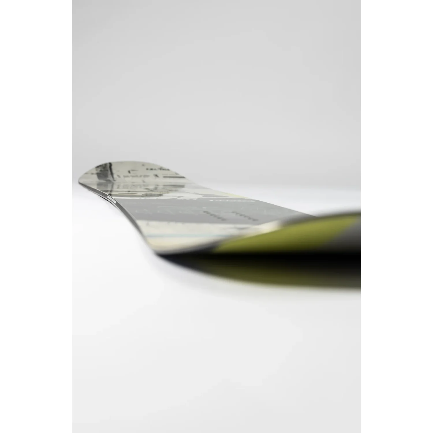 Outerspace Living Skis, Kufe, Schraub?, Laminat?, Spur?, Snowboard, Wintersport, grau-gelbes Design, gebogene Form