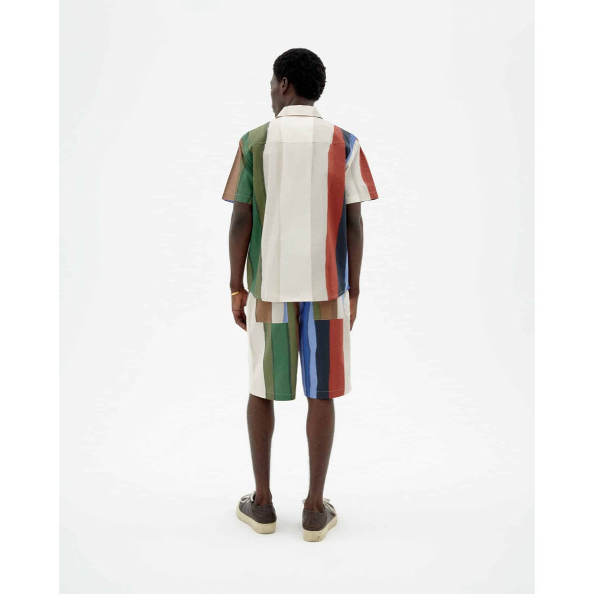 Tom Shirt Chemise, personne, short, t-shirt, debout