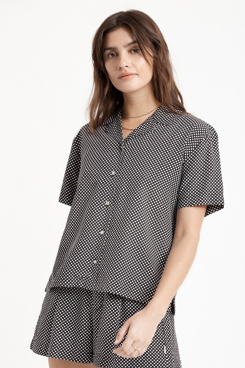 Night Fever Short Bluse, Hemd, Kleid, Person, Frau