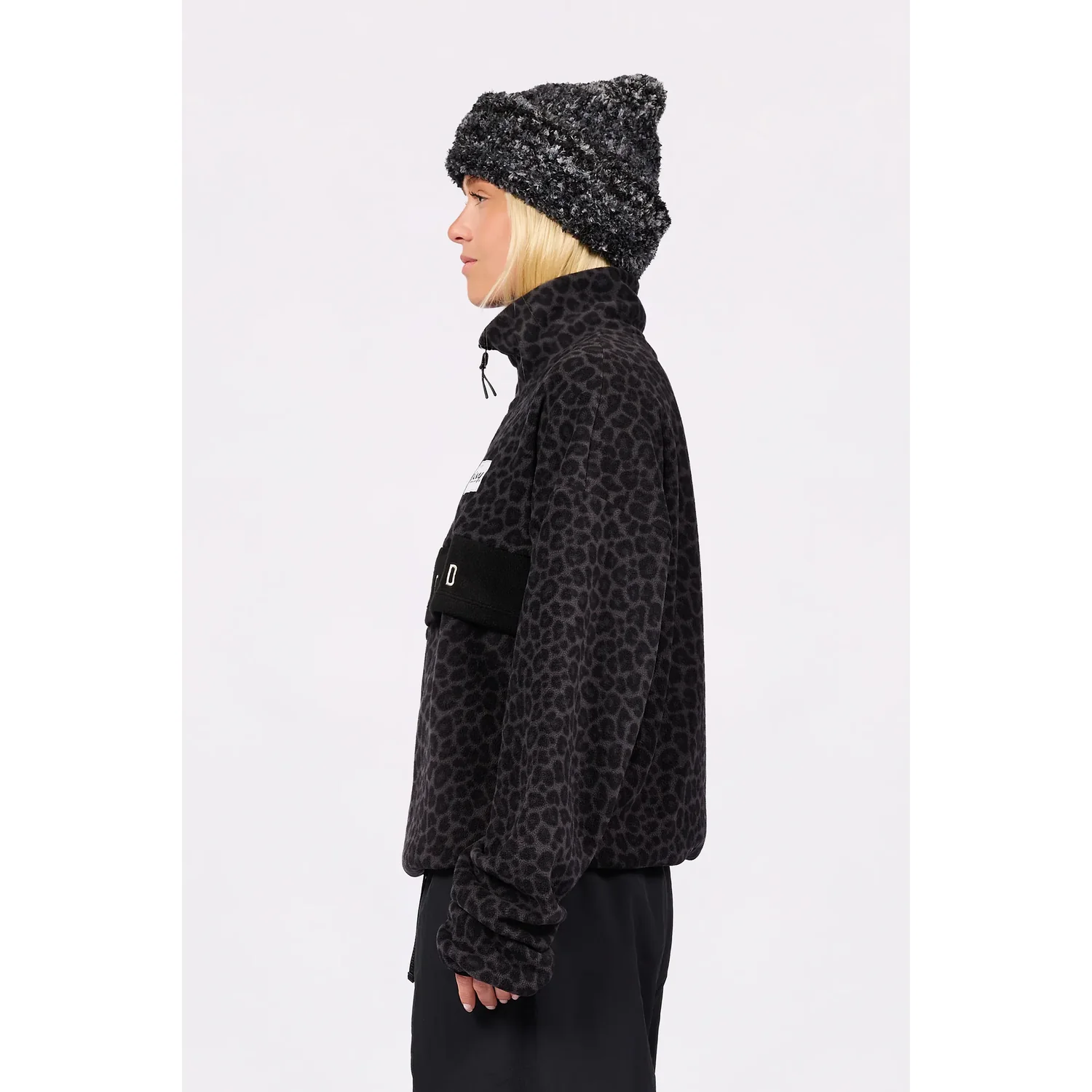 Fleecejacke, Leopardendruck, Reißtasche, Halskragen, Seitenansicht, Fleecejacke, Leopardenmuster, Stehkragen, Anthrazit, Langarm