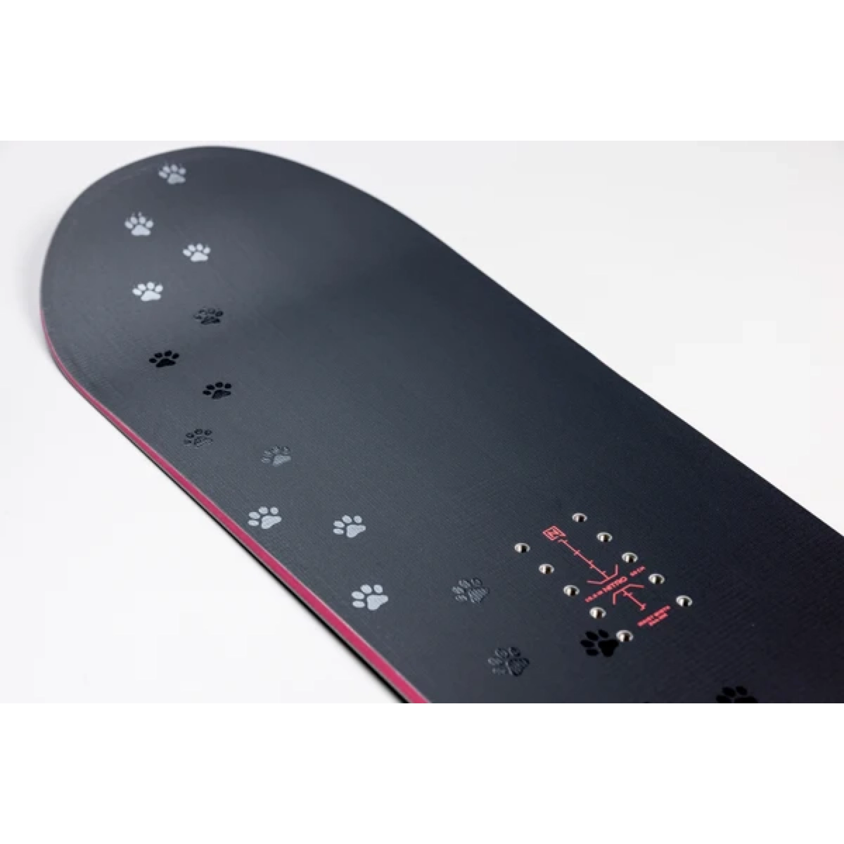 skateboard, planche, grip, motif d'empreintes de pattes, bleu foncé, semelle de chaussure, motif de pattes, semelle avec traces de pattes, surface grise, semelle en caoutchouc