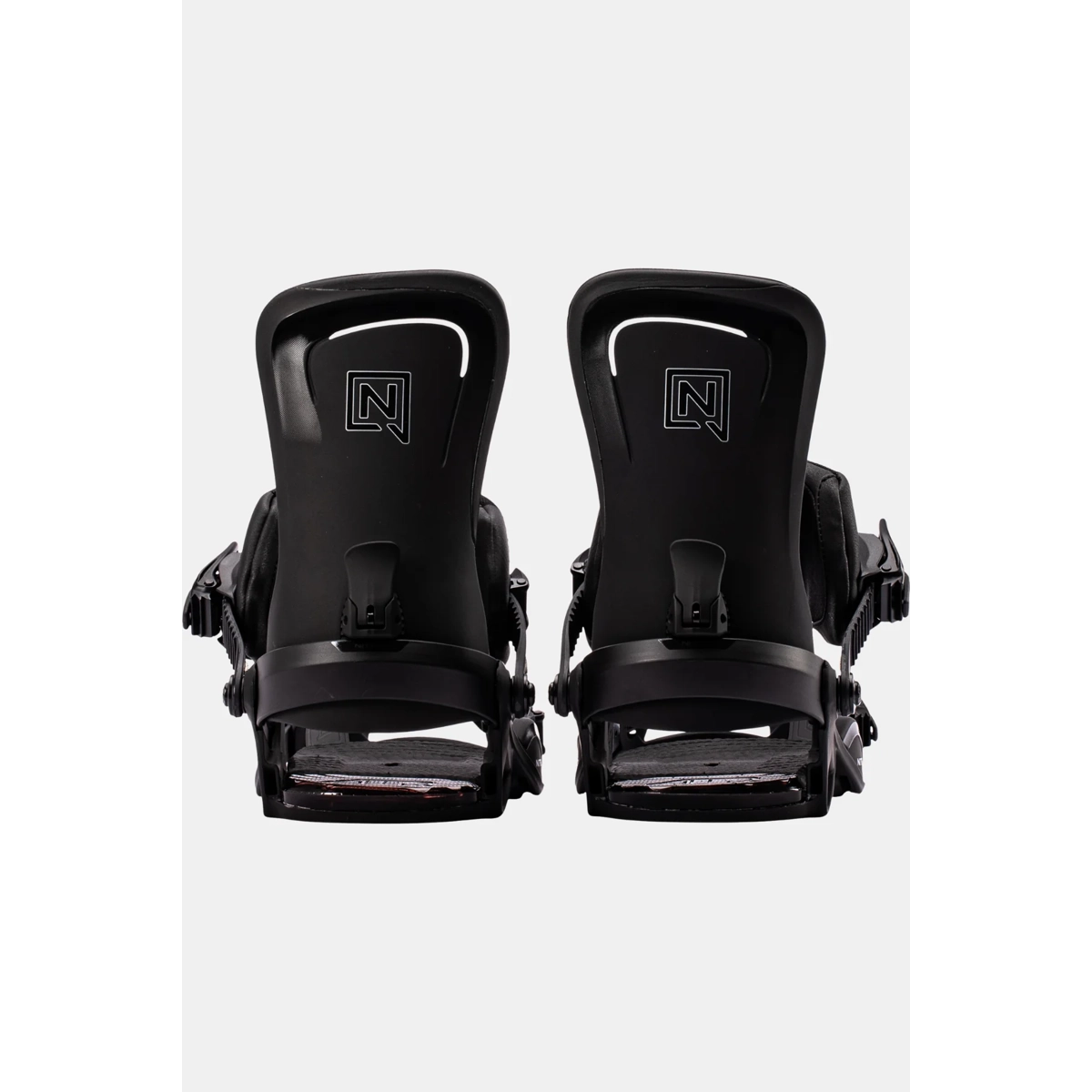 Poison W's Snowboard-Bindungen, Schwarze Bindungen, Verstellbare Bindungen, Step-in-Bindungen, Sattelplatten, Snowboard Bindungen, Schwarze Bindungen, Stehende Bindungen, Vorderansicht, Verstellbare Bindungen