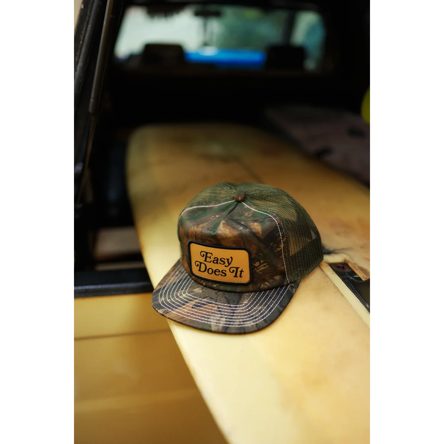 Good Times Trucker Hat Trucker-Cap, Tarnmuster, Mesh-Einsatz, gebogener Schirm, Aufnäher