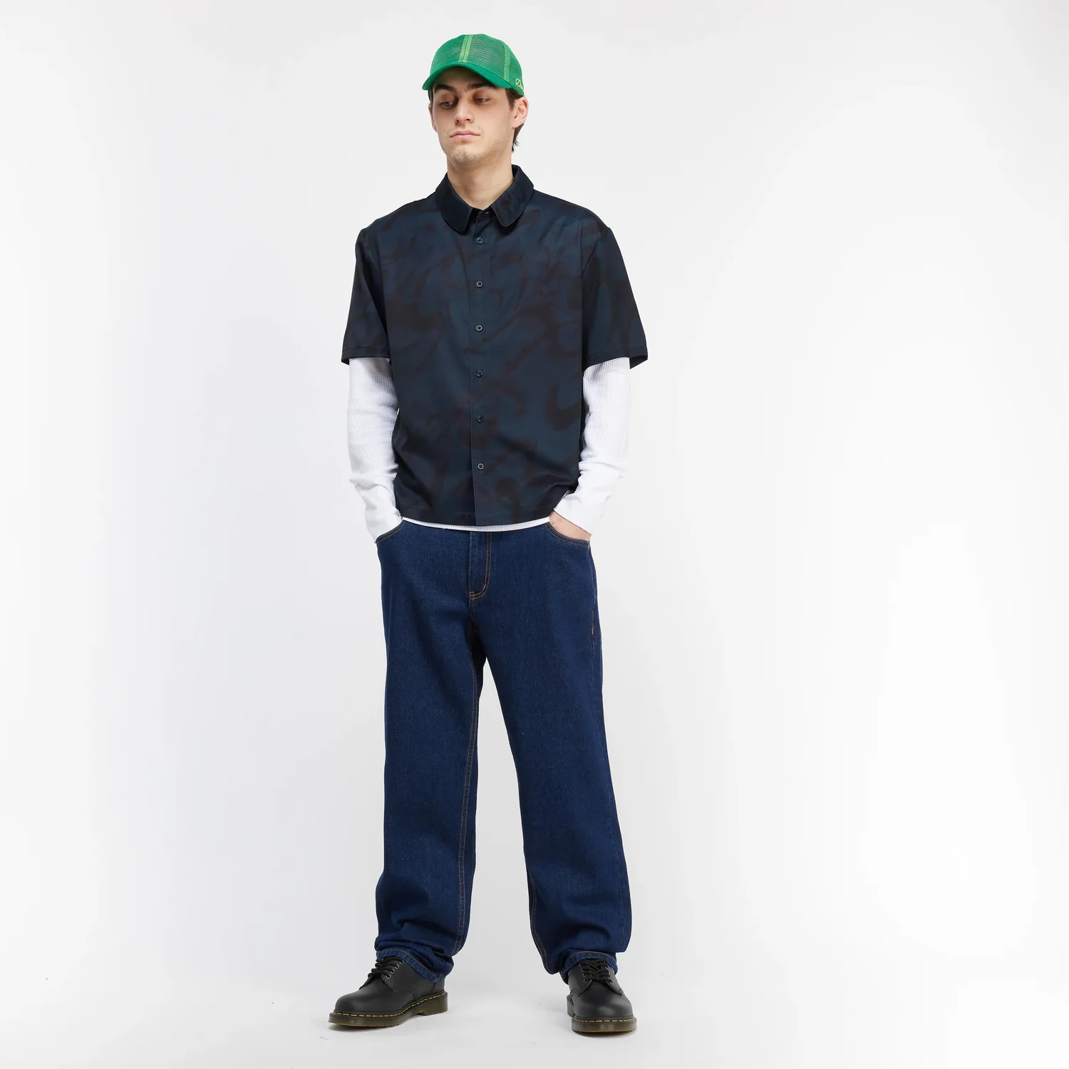 Chilling Satin Shirt Kurzarmhemd, Knopfleiste, Dunkelblau, Tarnmuster, Umlegekragen