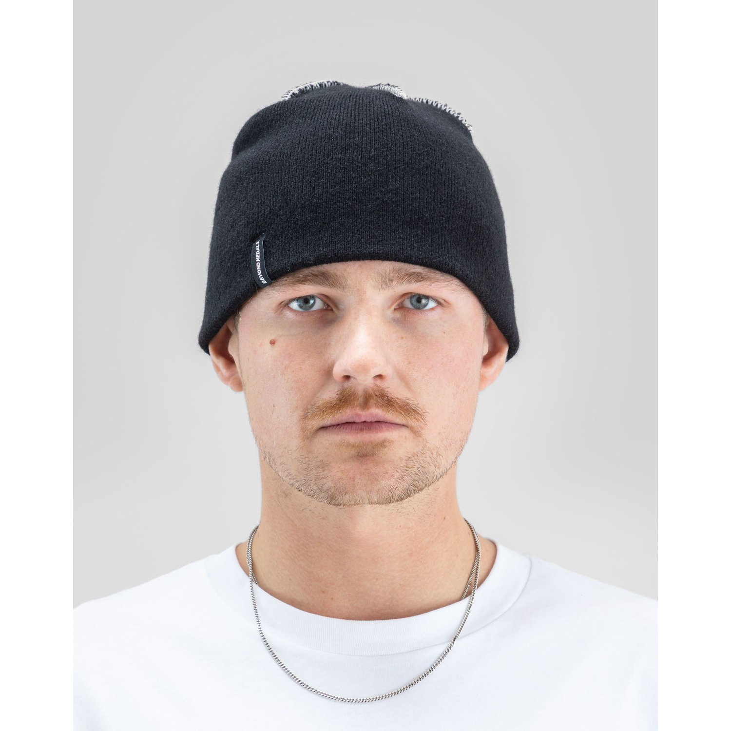 Bonnet, couvre-chef en tricot, noir, bord roulé, accessoire décontracté