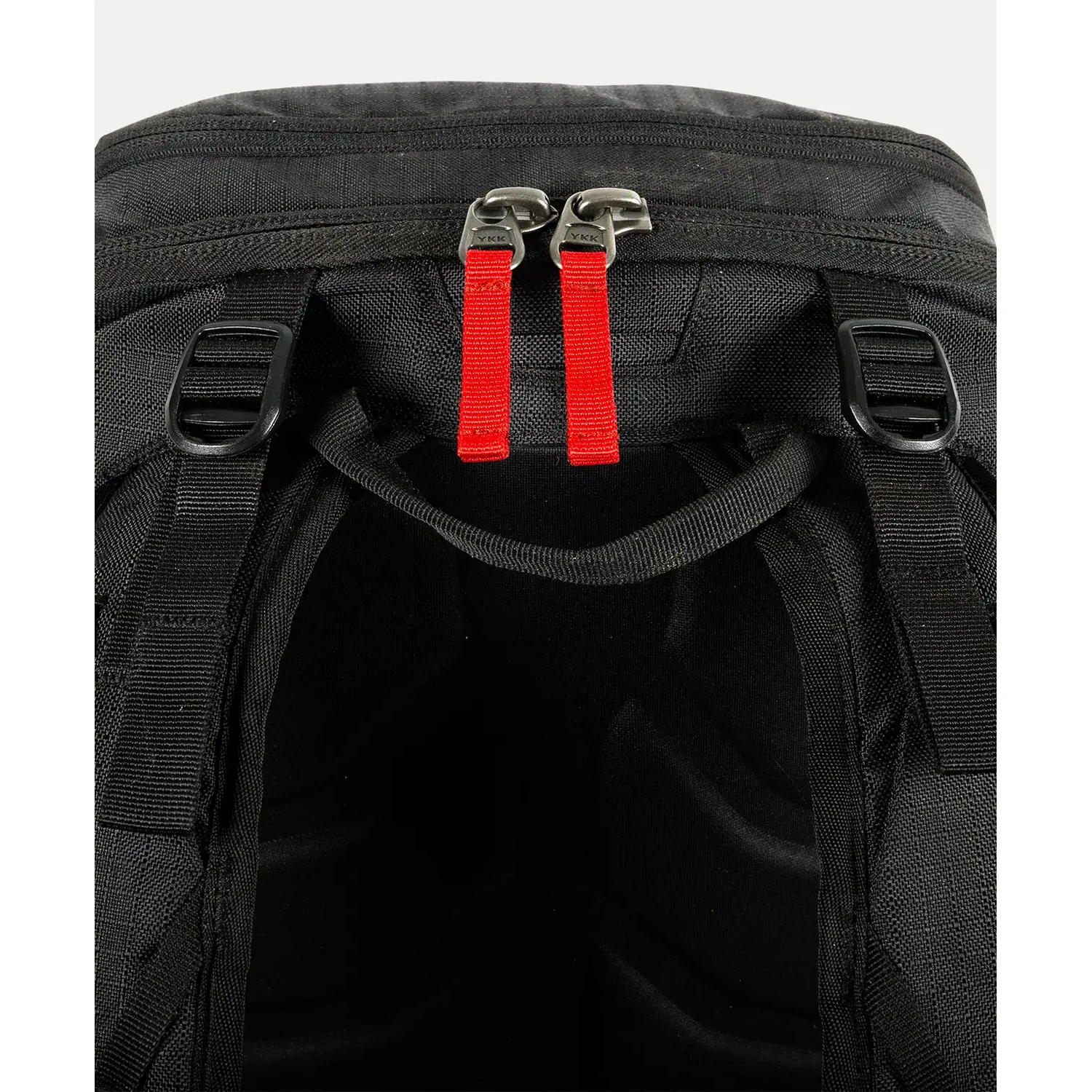Deeper 19L Rucksack, schwarzes Gewebe, rote Reißverschlussanhänger, Doppelreißverschluss, gepolsterte Schultergurte