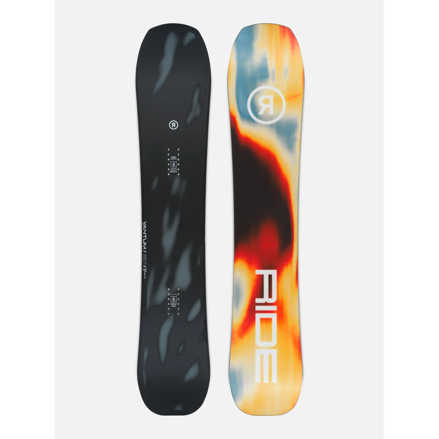 Snowboard, buntes Design, Flammenmuster, schwarze Unterseite, Freeride
