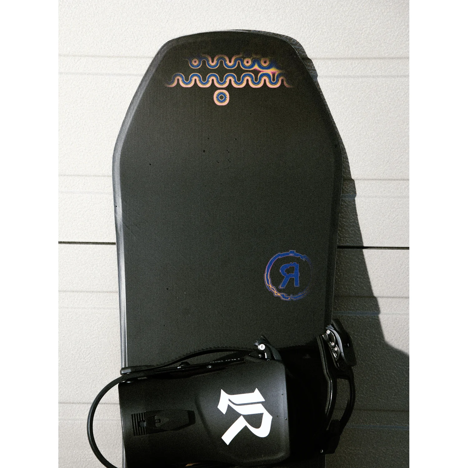 Snowboard, Schwarz, Snowboardbindung, Grafikmuster