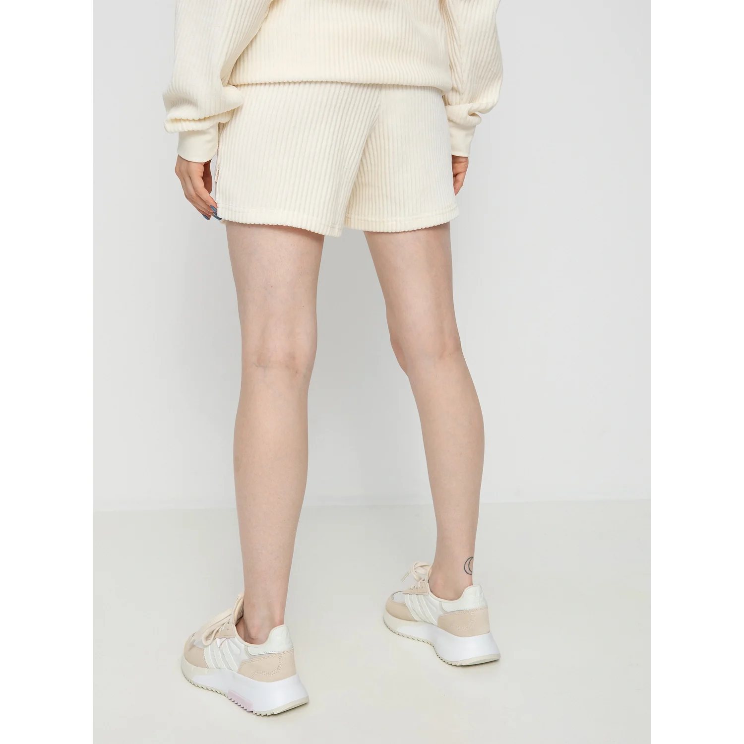 W Dazed II Short Shorts, Cordstoff, Cremeweiß, Rippstruktur