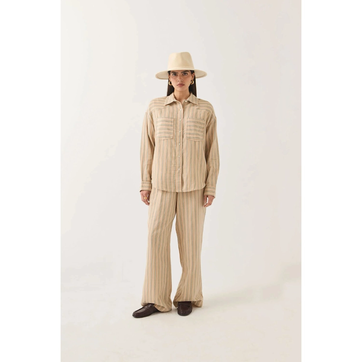 Hemd, Streifendesign, Beige, Hose, Filter: lock, Beige Streifen-Anzug, Leinenoptik, Weite Hose, Knopfhemd, Hut