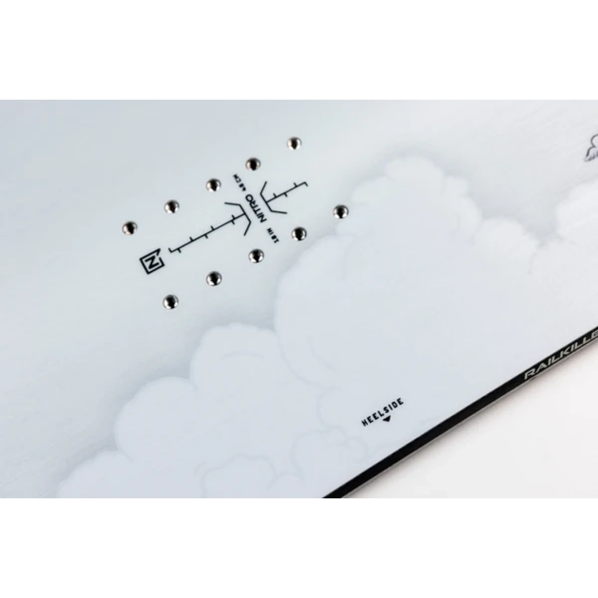  snowboard, bindings?, holes?, silver?, cloud pattern?, snowboard, Grafik, Wind-Slider, Kufen, Kante
