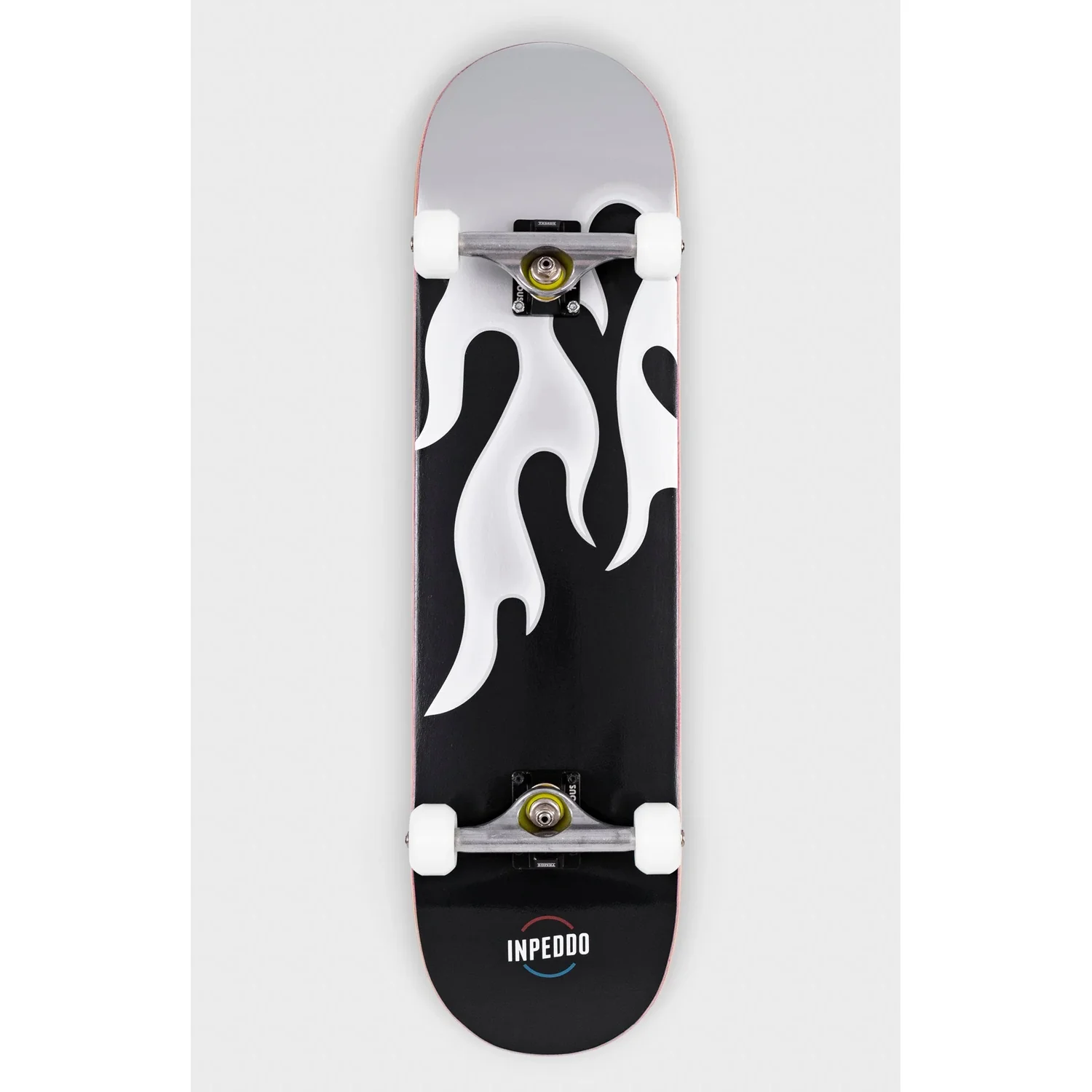 Flames Premium Compl Skateboard, planche noire, motif de flammes, roues blanches, skateboard complet